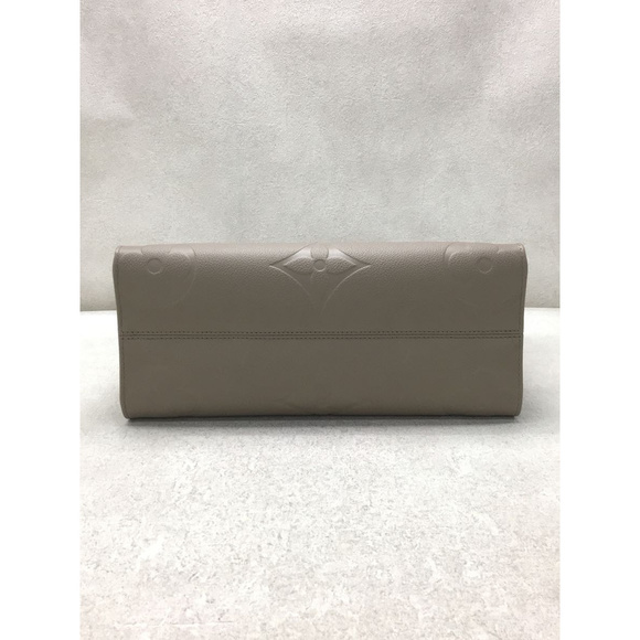 Louis Vuitton On The Go MM Monogram Leather Tote Bag - Picture 11 of 13